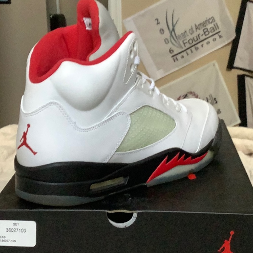 Air Jordan 5 Retro ‘Fire Red’